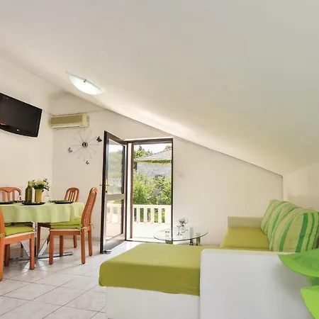 Two-bedroom In * Splitska